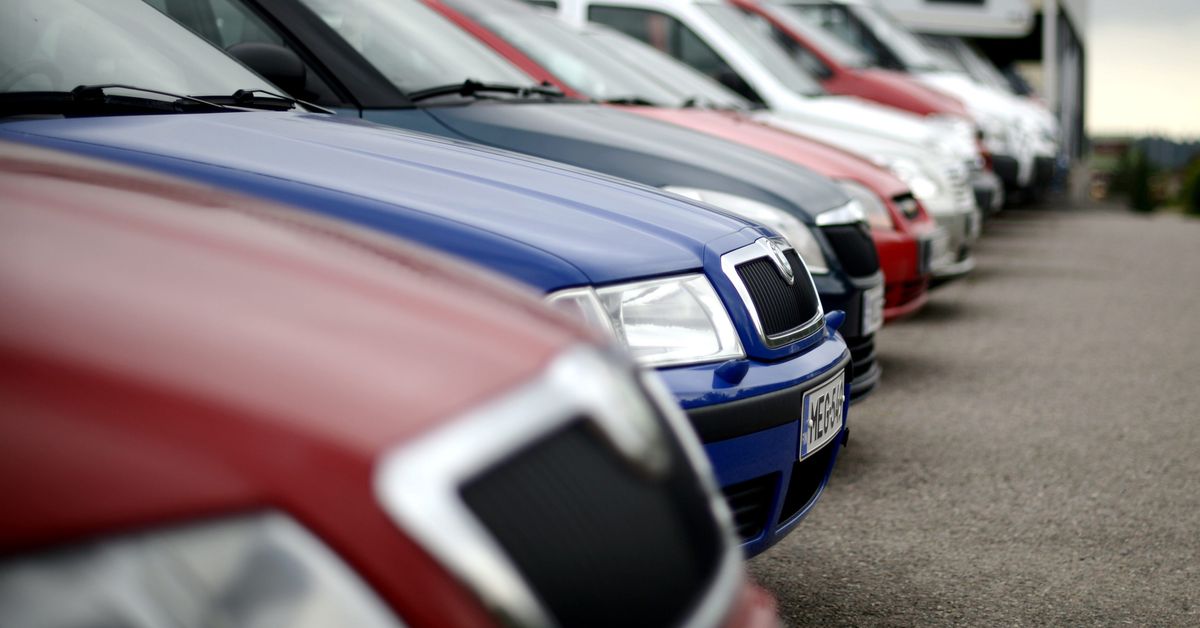 Monday's papers: Record import of used cars, domestic food prices, and another imbibing pilot