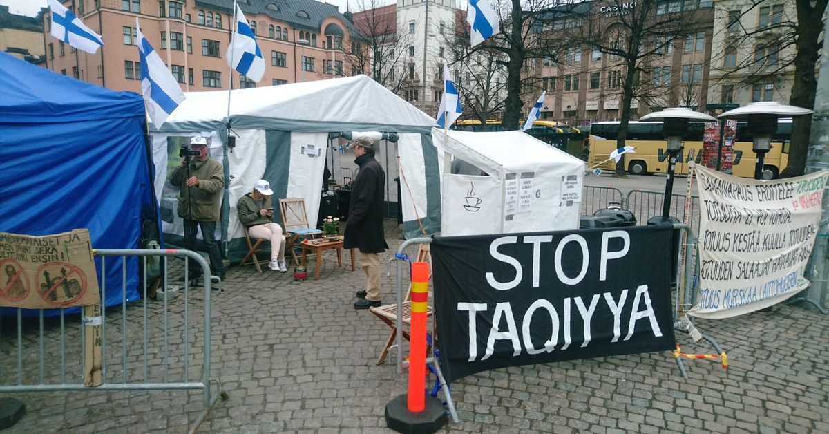 Policeman fined over Finland First protest threat