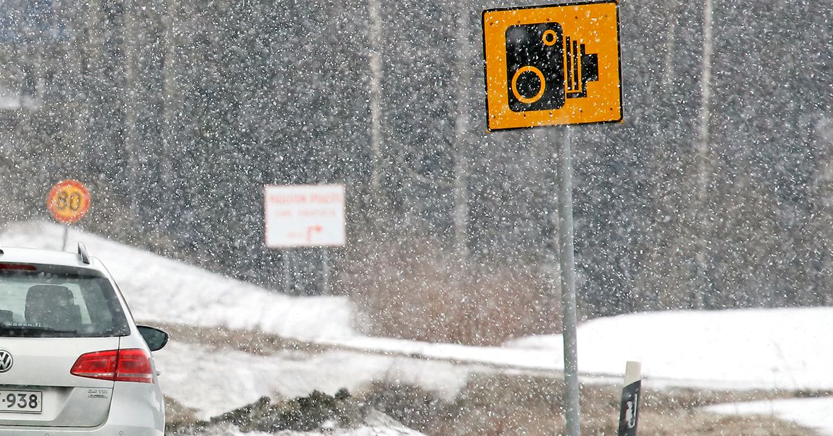 Finnish police plan to enforce traffic fines for Estonian drivers