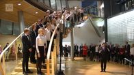 Uutisvideot: Eduskuntaa ilahdutettiin kuorolaululla