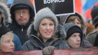 Ksenija Sobtšak mielenosoituksessa, joka pidettiin oppositiopoliitikko Boris Nemtsovin muistoksi.