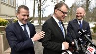 Kokoomuksen puheenjohtaja Petteri Orpo, keskustan puheenjohtaja Juha Sipilä ja sinisten puheenjohtaja Sampo Terho hallituksen kehysriihineuvotteluissa Kesärannassa Helsingissä