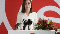 Sanna Marin puhumassa SDP:n tilaisuudessa.