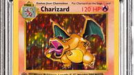 Huutokaupattu Pokémon Charizard #4 First Edition -kortti.