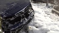 Ojaan suistunut auto valtatiellä 23 Petäjävedellä.