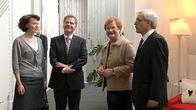 Tarja Halonen ja Pentti Arajärvi sekä Sauli Niinistö ja Jenni Haukio Mäntyniemessä.
