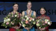 Laura Lepistö, Carolina Kostner ja Elene Gedenashvili palkintopallilla.