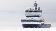 Arctia Shippingin jäänmurtaja Fennica on avustanut Shellin koeporauksia arktisille merialueille.