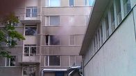Palavan asunnon ikkunasta tulee savua.