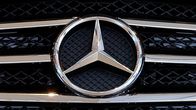 Mercedes-Benzin tunnus auton maskissa