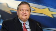 Evangelos Venizelos pitämässä puhetta virkaanastujaisissaan Ateenassa 17. kesäkuuta.