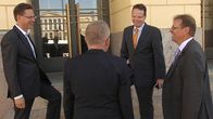 Pääministeri Jyrki Katainen ja työmarkkinajohtajia.
