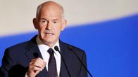 George Papandreou puhui kannattajilleen Thessalonikissa