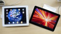 Applen iPad (vas.) ja Samsungin Galaxy Tab.