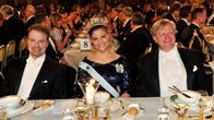 Fyysikko Adam G. Riess, kruununprinsessa Victoria ja fyysikko Brian P. Schmidt Nobel-gaalaillallisella.