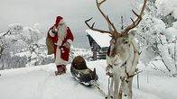 Joulupukki ja poro