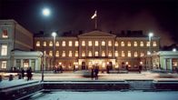 Presidentinlinna iltahämärässä
