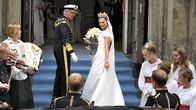 Kruununprinsessa Victoria menossa isänsä kanssa Tukholman Suurkirkkoon