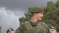 Nuoria (alokkaita?) rivissä.