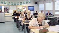 Ruotsin kielen opiskelua yläasteella.
