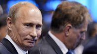 Putin edessä tarkennettuna ja Niinistö taustalla sumeana.
