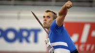 Ari Mannio heittää.