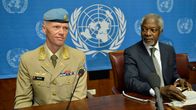 YK:n Robert Mood Robert Mood ja Arabiliiton Syyrian erityisedustaja Kofi Annan.