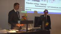 Kouvolan ydinkeskustan ideakilpailun voittaneet arkkitehdit Adalbert Aapola (vas.) ja Jarkko Kettunen. 