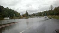 Turun Kakskerrantie tulvii rankan sateen jäljiltä.
