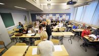 Kielten opiskelua Mäkelänrinteen lukiossa Helsingissä 15. syyskuuta 2009. 