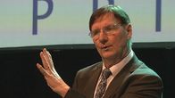 Opetusministeri Jukka Gustafsson.