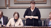 Merja Kyllönen eduskunnan kyselytunnilla