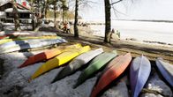 Keväturinkoa Espoon Koukkulanniemen rannassa lauantaina.