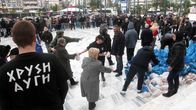 Kultaisen aamunkoiton järjestämä ruokajakelu Ateenassa 22. joulukuuta 2012.
