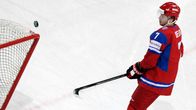 Anton Belov, Venäjä nostelee kiekkoja maalin katolle