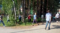 Renesasin työntekijät kävelevät henkilöstöinfoon.