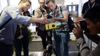 Lehdistön edustajat uuden Lumia 1020 -mallin äärellä puhelimen julkistamistilaisuudessa New Yorkissa 11. heinäkuuta.