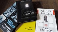 Vironkielisiä kirjoja.