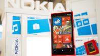 Nokian Lumia-puhelin esillä Nokian messuosastolla.