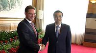 Pääministeri Jyrki Katainen tapaa Kiinan pääministerin Li Keqiangin.