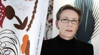 Kristiina Isola esitteli Maija Isolan suunnittelemia kankaita ja luomuksia Marimekko-talossa vuonna 2005.