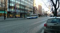 liikennettä Hämeenkadulla Tampereen keskustassa