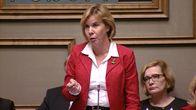 Oikeusministeri Anna-Maja Henriksson eduskunnan kyselytunnilla 19. joulukuuta.