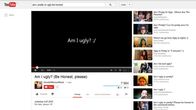 "Olenko ruma?". Kuvakaappaus YouTube-kanavalla julkaistusta videosta.