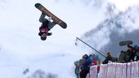 Suomen Ilkka-Eemeli Laarin ilmalento halfpipe-kilpailussa.