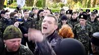 Venäläismielinen joukko tunkeutui Ukrainan laivaston alueelle Sevastopolissa.