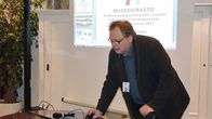 Museoviraston tutkija Simo Vanhatalo vieraili Janakkalassa luennoimassa miekkamiehestä