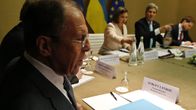 Venäjän ulkoministeri Sergei Lavrov, ja Yhdysvaltain ulkoministeri John Kerry Yhdysvaltain, Ukrainan, Venäjän ja Euroopan unionin välisissä Ukrainan tilannetta koskevissa neuvotteluissa.
