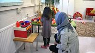 Äiti ja lapsi Punkalaitumen vastaanottokeskuksessa