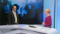 Politiikan tutkija Ville Pernaa tv-uutisten studiovieraana.